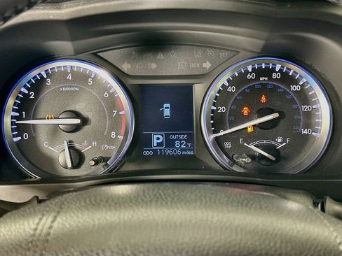 Used 2015 Toyota Highlander Plus AWD/4WD image 12