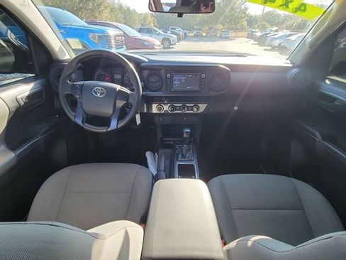 Used 2016 Toyota Tacoma SR w/ SR Convenience Package image 2