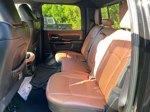 Used 2024 RAM 2500 Limited AWD/4WD image 9