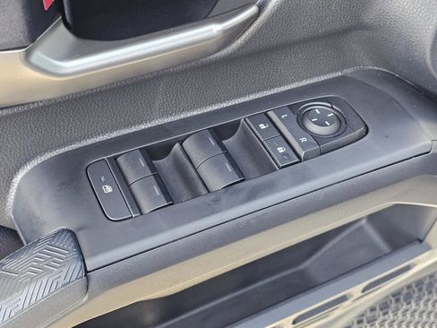 Used 2025 Toyota Tacoma TRD Sport image 16