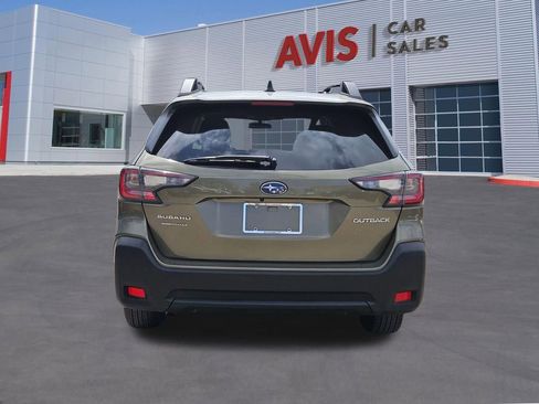 Used 2025 Subaru Outback Premium image 5