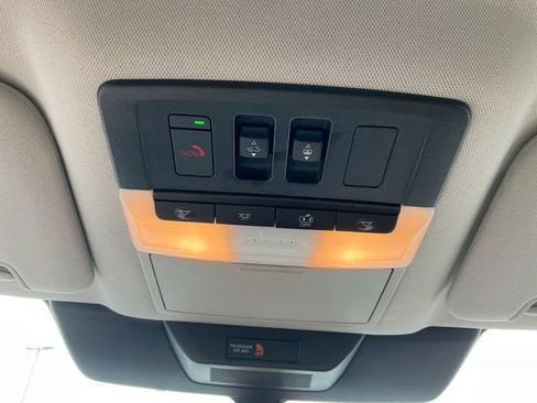Used 2023 Nissan Pathfinder Platinum AWD/4WD image 19