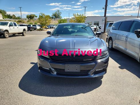 Used 2019 Dodge Charger SXT AWD/4WD image 2
