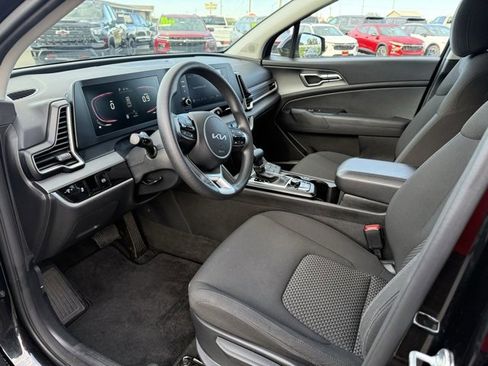 Used 2024 Kia Sportage LX image 12
