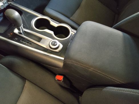 Used 2017 Nissan Pathfinder S image 26