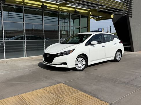 Used 2025 Nissan Leaf S FWD image 1