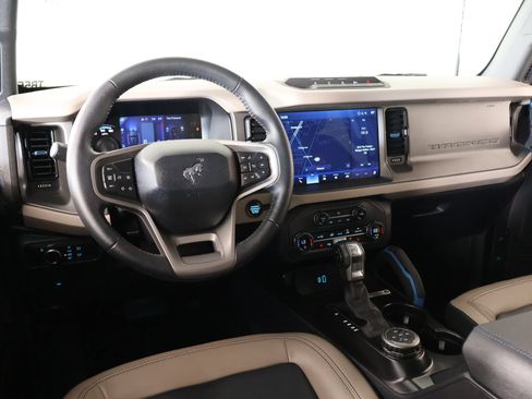 Used 2024 Ford Bronco Wildtrak AWD/4WD image 2
