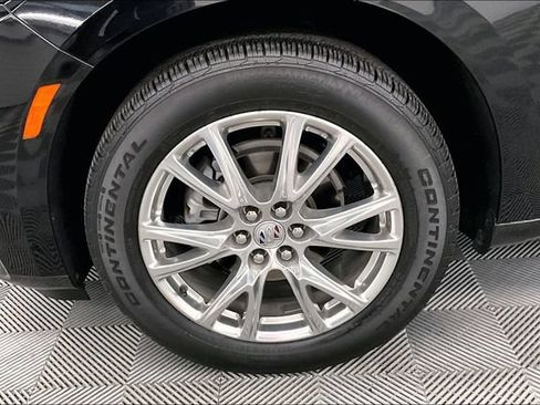 Used 2023 Buick Enclave Essence w/ Experience Buick Package FWD image 9