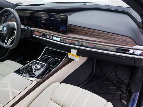 New 2026 BMW i7 xDrive60 AWD/4WD image 23