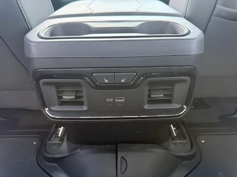Used 2025 GMC Sierra 1500 AT4 w/ AT4 Premium Package AWD/4WD image 32