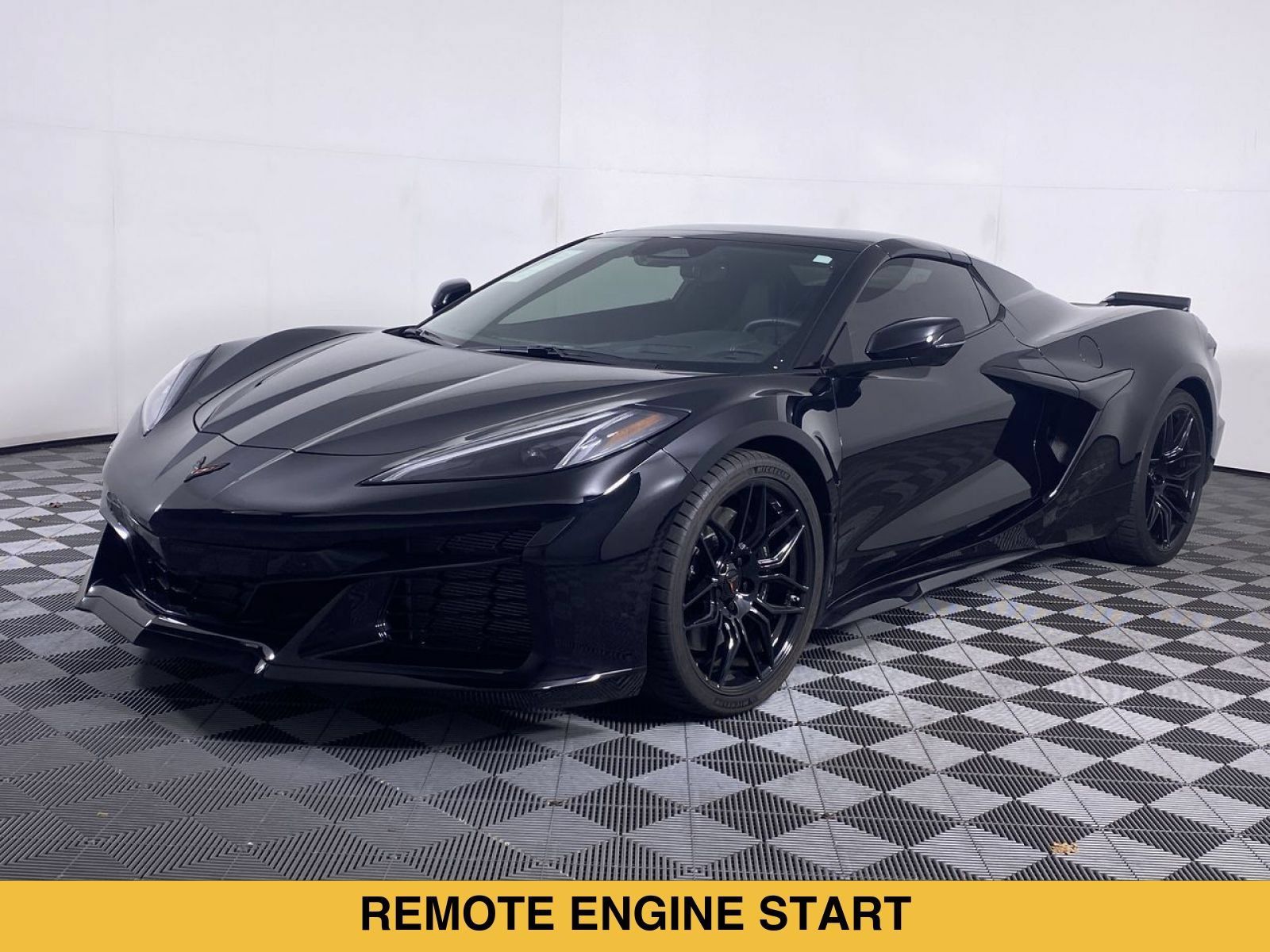 Used 2025 Chevrolet Corvette Z06 RWD image 16