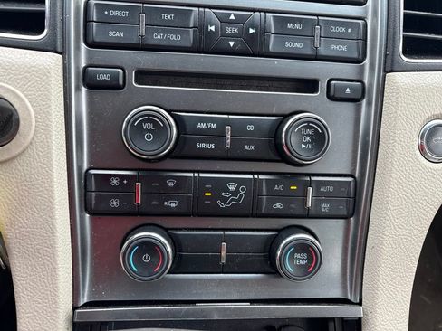 Used 2011 Ford Taurus Limited FWD image 8