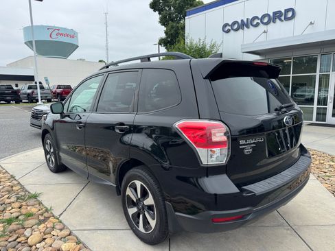 Used 2018 Subaru Forester 2.5i Premium w/ Protection Package #1 AWD/4WD image 8