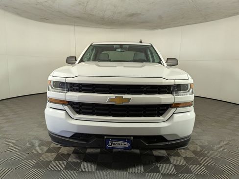Used 2018 Chevrolet Silverado 1500 Custom w/ Custom Value Package image 2