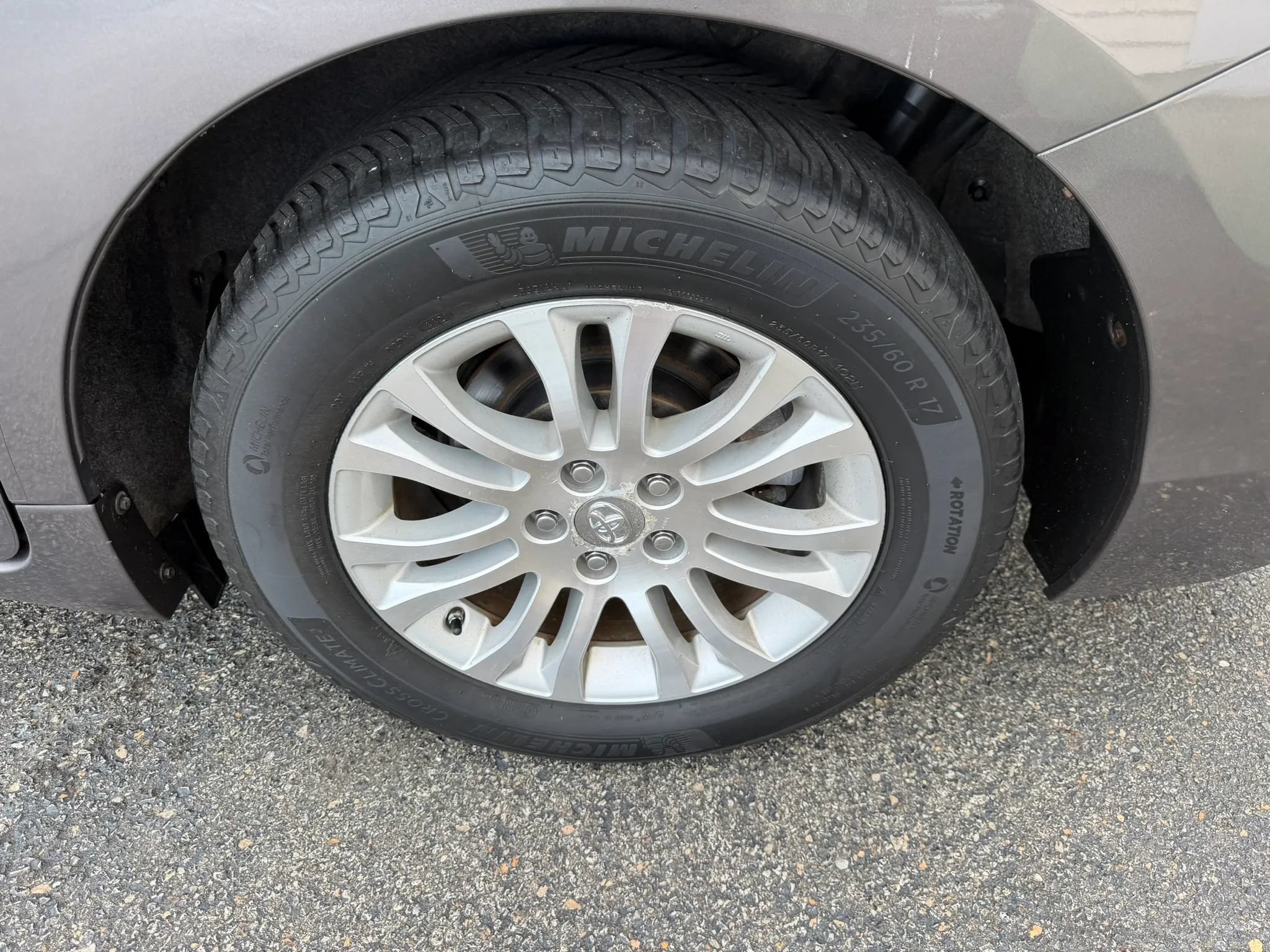 Used 2017 Toyota Sienna XLE Premium FWD image 66