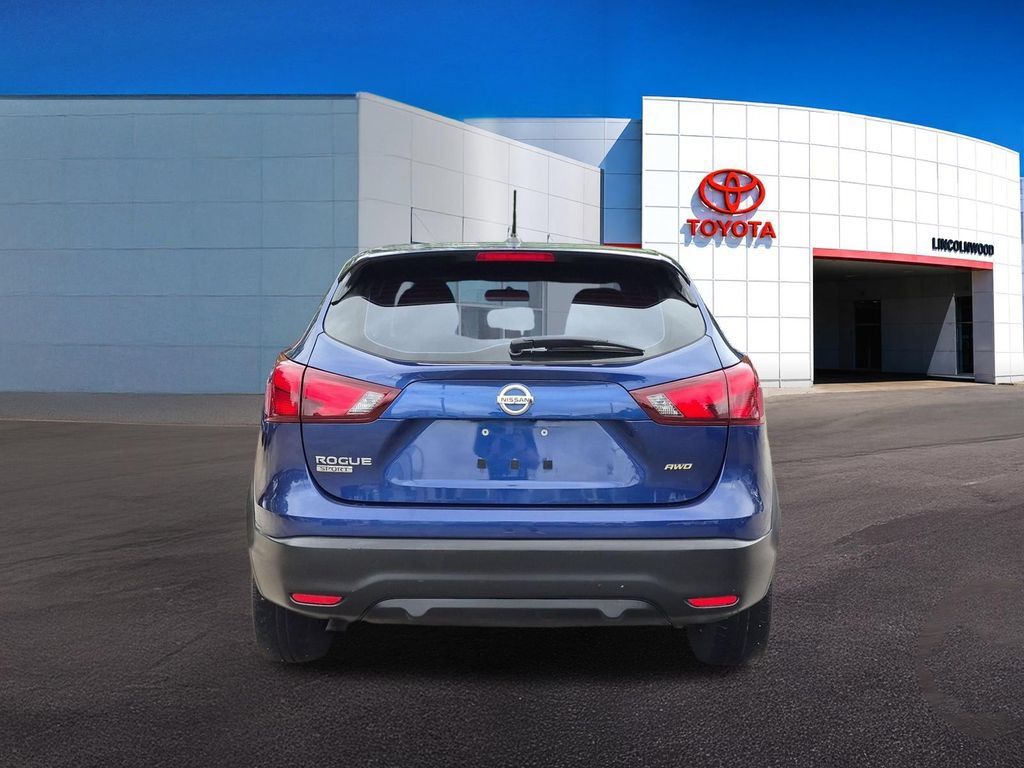 Used 2019 Nissan Rogue Sport S FWD image 11