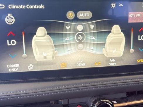 Used 2023 Nissan Ariya AWD image 22