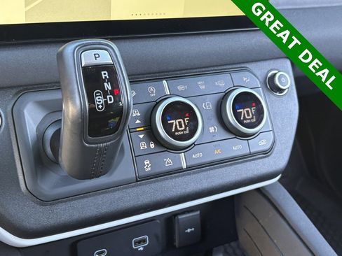 Used 2023 Land Rover Defender 130 SE image 20