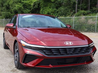 Certified 2024 Hyundai Elantra SEL w/ Convenience Package