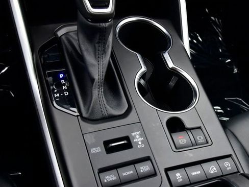 Certified 2021 Toyota Highlander XLE image 25