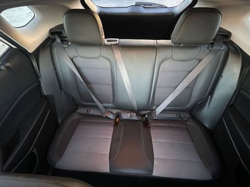 Used 2025 Chevrolet Trax LT image 38