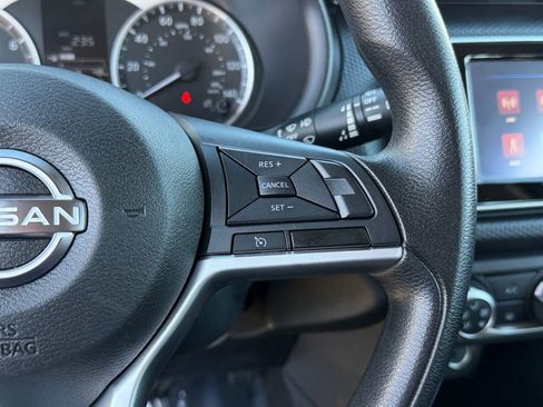 Used 2022 Nissan Kicks S image 18