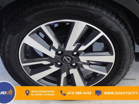 Used 2023 Nissan Versa SV image 13