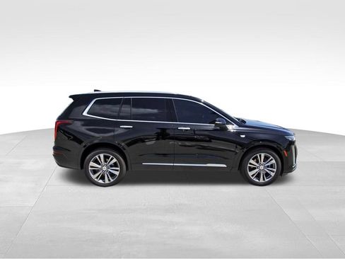 Used 2025 Cadillac XT6 Premium Luxury w/ Platinum Package FWD image 5