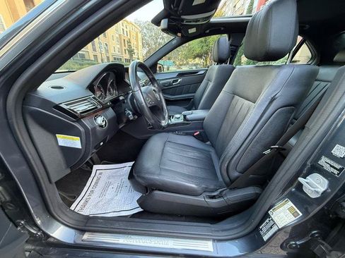 Used 2010 Mercedes-Benz E 550 Sedan image 31