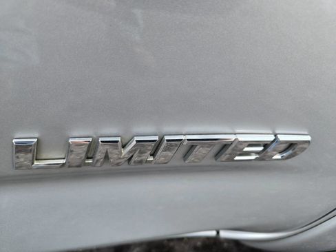 Used 2009 Toyota RAV4 Limited w/ Tow Prep Pkg image 13