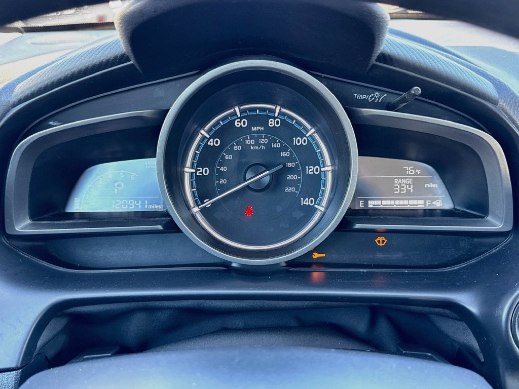 Used 2019 Toyota Yaris L FWD image 21