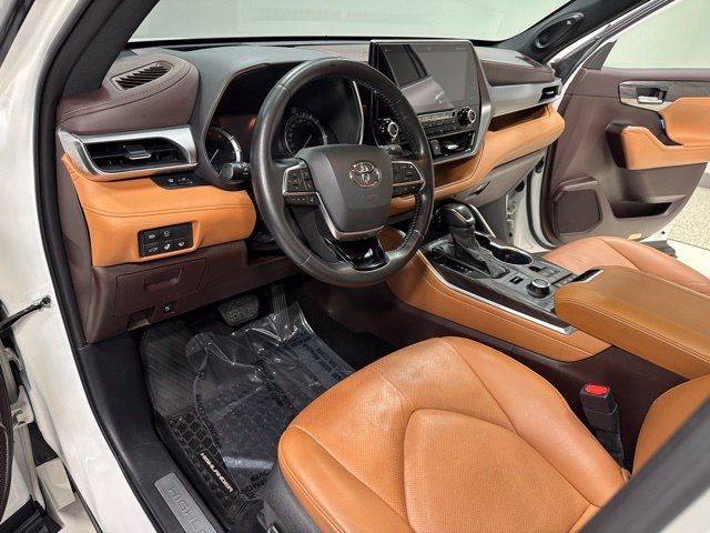 Used 2021 Toyota Highlander Platinum AWD/4WD image 15