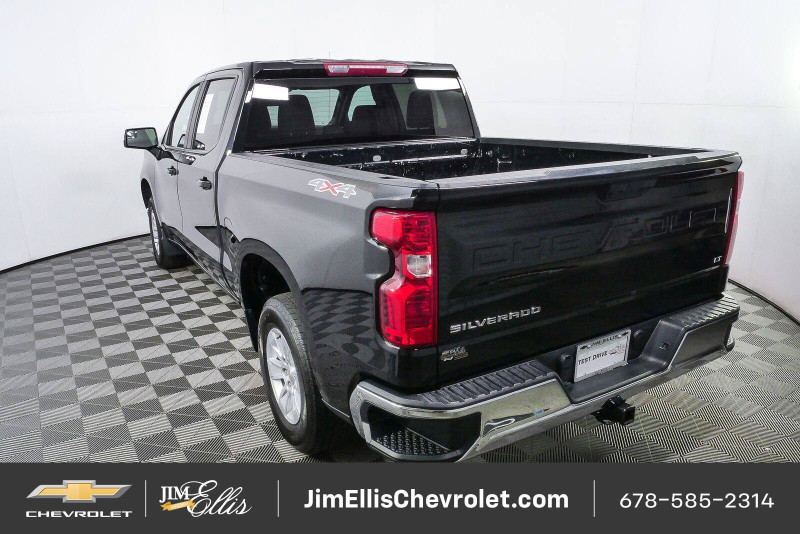 Certified 2025 Chevrolet Silverado 1500 LT AWD/4WD image 24