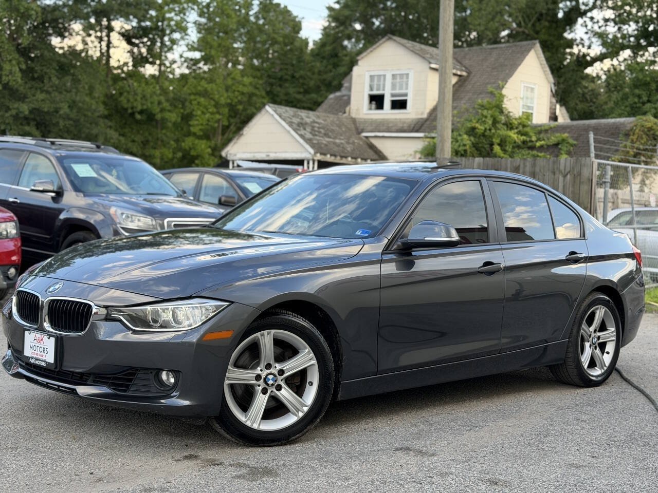 Used 2013 BMW 328i xDrive Sedan AWD/4WD image 2