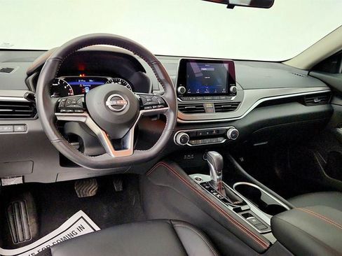 Used 2023 Nissan Altima 2.5 SR AWD/4WD image 11