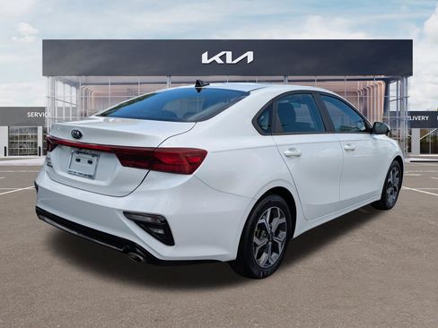Certified 2021 Kia Forte LXS FWD image 4