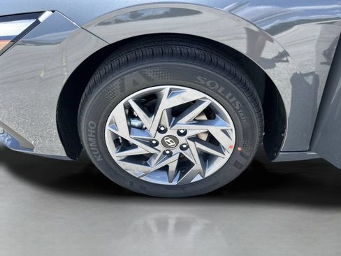 New 2026 Hyundai Elantra Hybrid FWD image 34