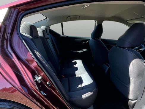 Used 2024 Nissan Altima 2.5 SV FWD image 19