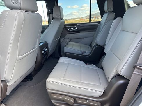 Used 2023 GMC Yukon SLT image 9