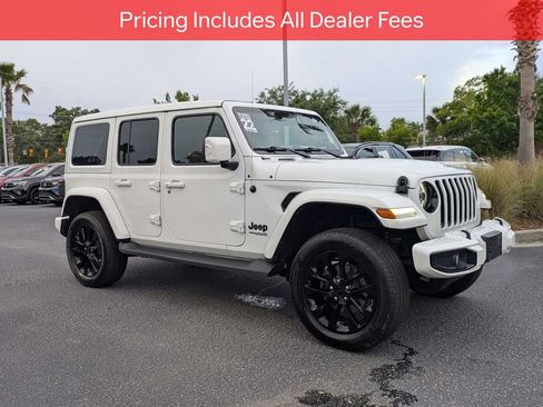 Used 2022 Jeep Wrangler Unlimited Sahara AWD/4WD image 2