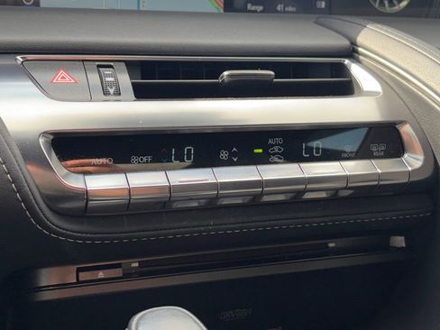 Used 2018 Lexus LC 500 Coupe w/ Performance Package image 20