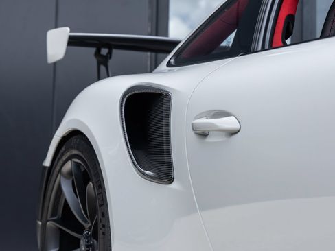 Certified 2019 Porsche 911 GT2 RS RWD image 36