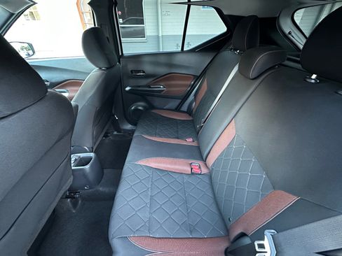 Used 2019 Nissan Kicks SR image 14