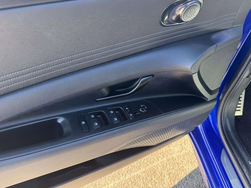 Certified 2025 Hyundai Elantra Sport image 12