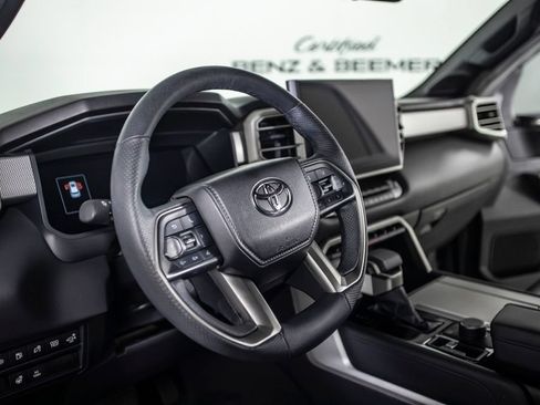 Used 2025 Toyota Sequoia Limited AWD/4WD image 25