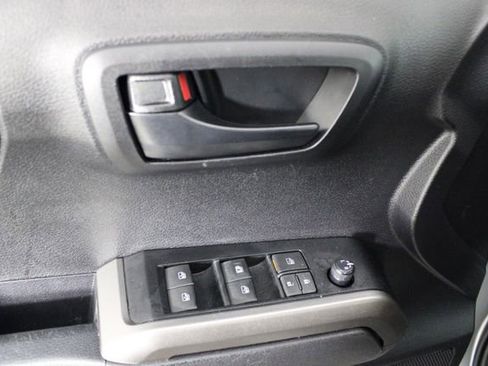 Used 2022 Toyota Tacoma SR5 w/ Technology Package image 17