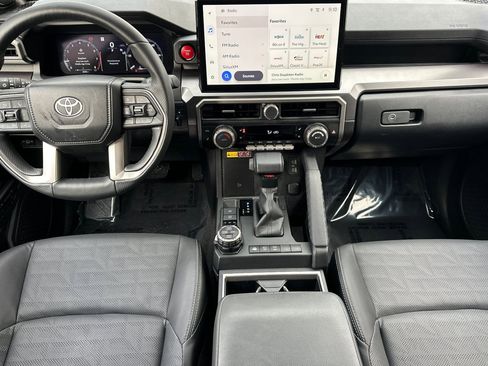 Used 2025 Toyota 4Runner TRD Off-Road Premium image 15