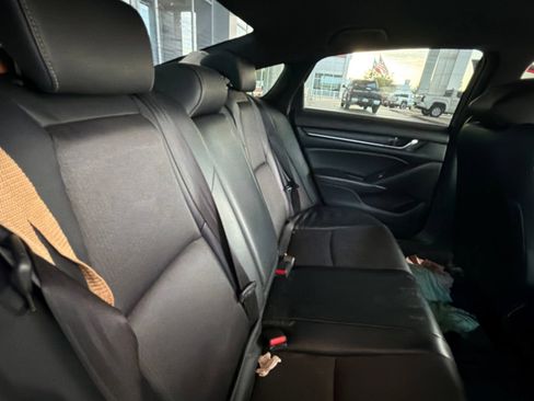 Used 2018 Honda Accord Sport image 19