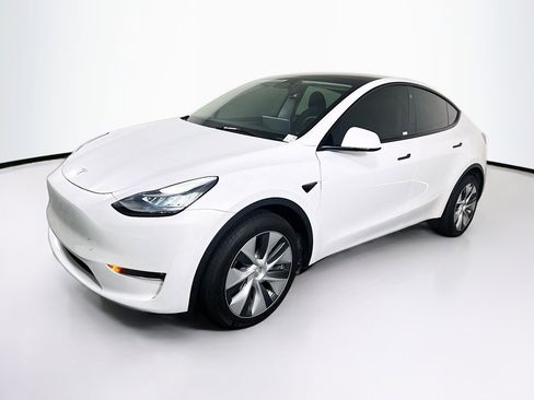Used 2023 Tesla Model Y Long Range AWD/4WD image 3