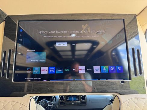 Used 2023 Mercedes-Benz Sprinter 3500 image 54